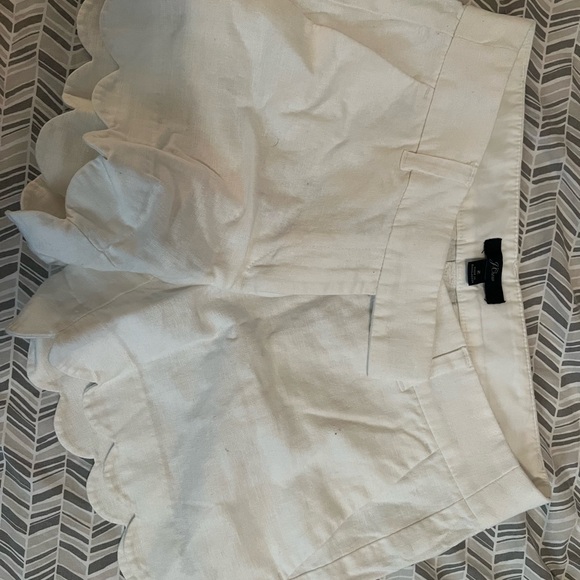 Scalloped Jcrew shorts - Picture 3 of 4